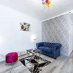 Royal Luxuria Modern Studio