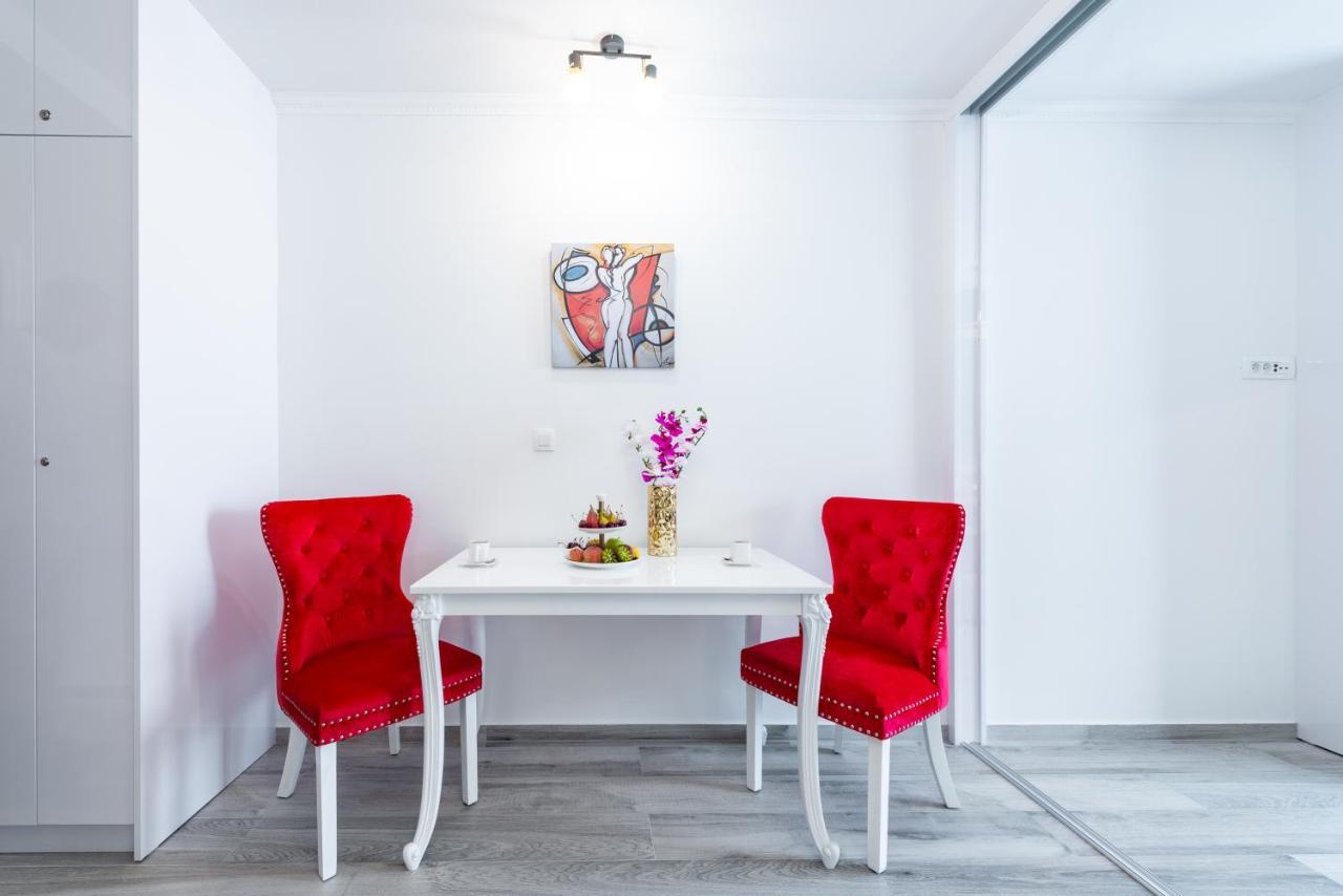 Royal Luxuria Modern