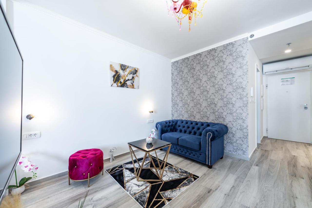 Royal Luxuria Modern *